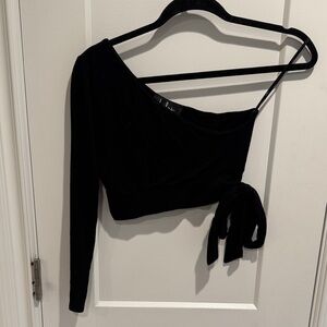 Lulu's Black Asymmetrical Crop Top one shoulder